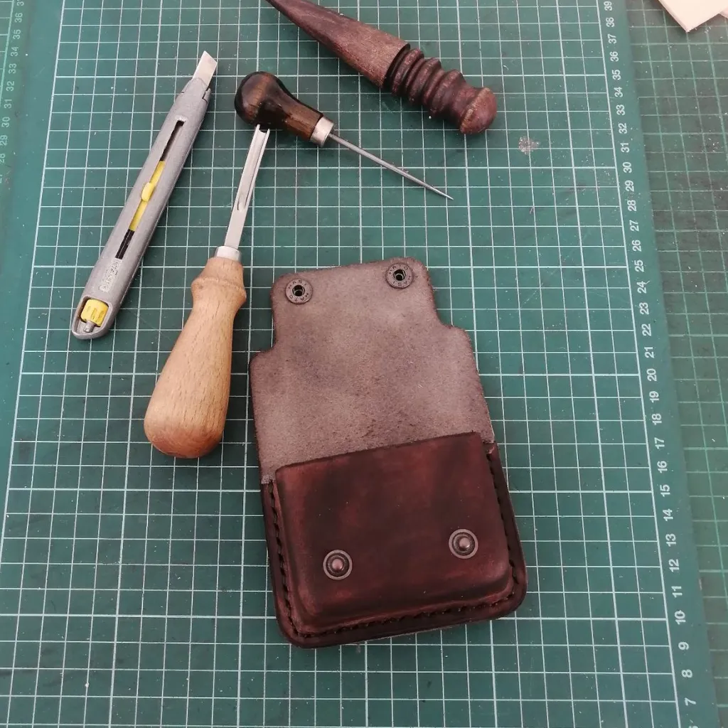 Small EDC Bushcraft Earphones Leather Belt Pouch